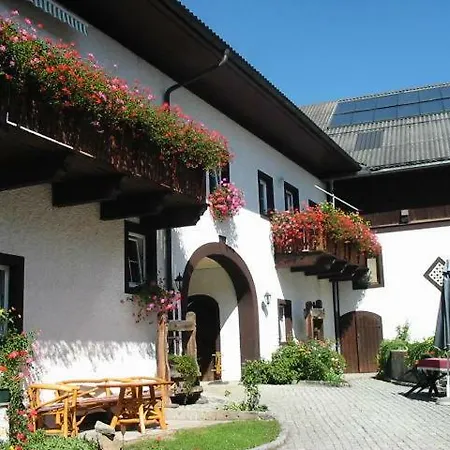 Eselgut Puehringer Feriegård *